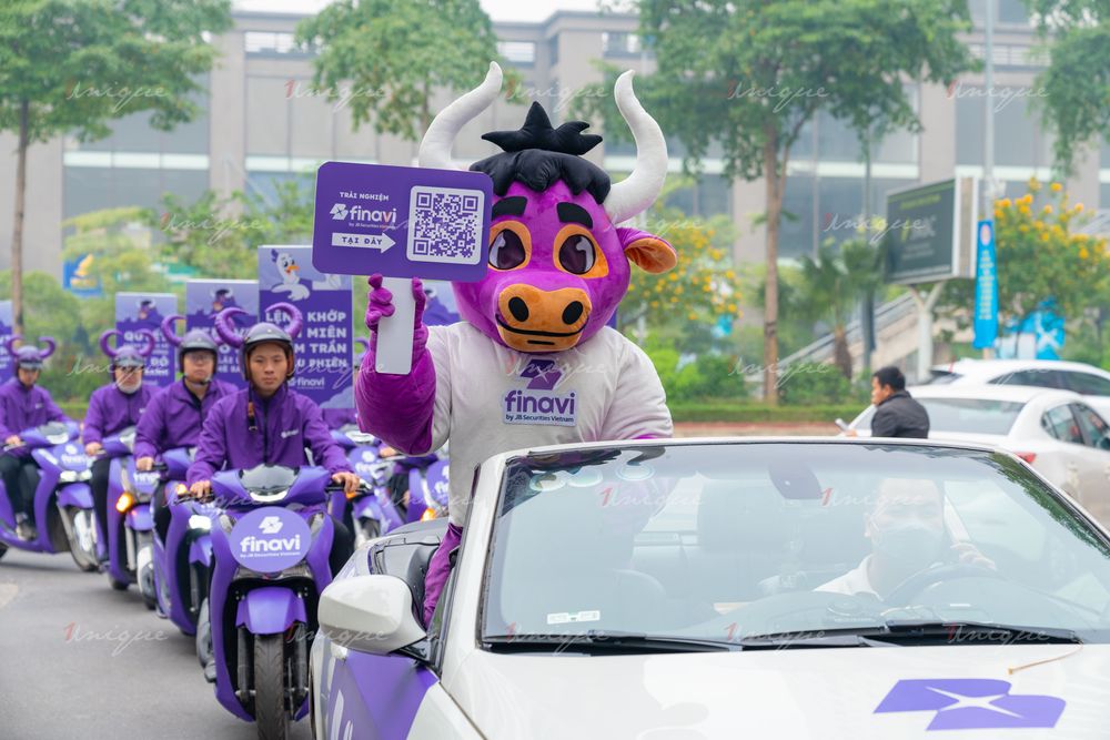 Unique-OOH-Roadshow-xe-may-o-to-sang-tao-cua-chung-khoan-Finavi-18